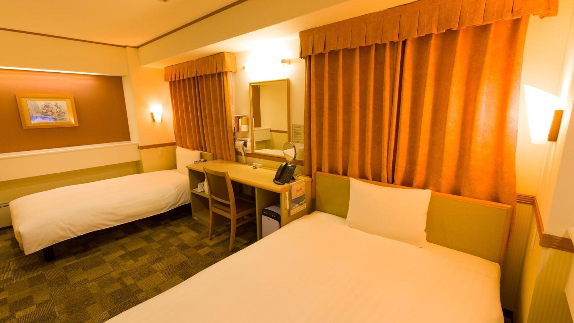 Toyoko Inn Fujisan Numazu Eki Kita Guchi No 2 Rum bild