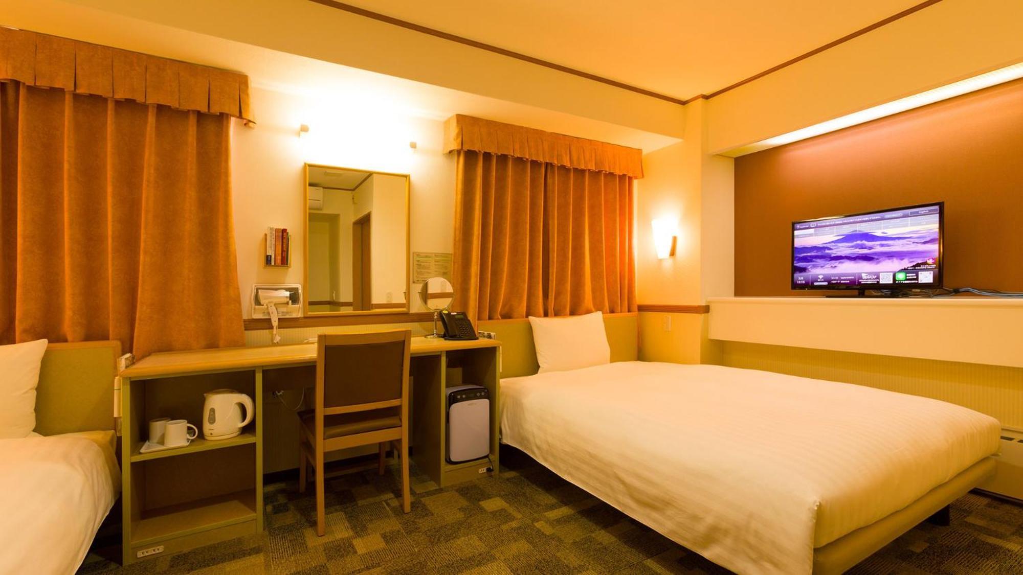 Toyoko Inn Fujisan Numazu Eki Kita Guchi No 2 Rum bild
