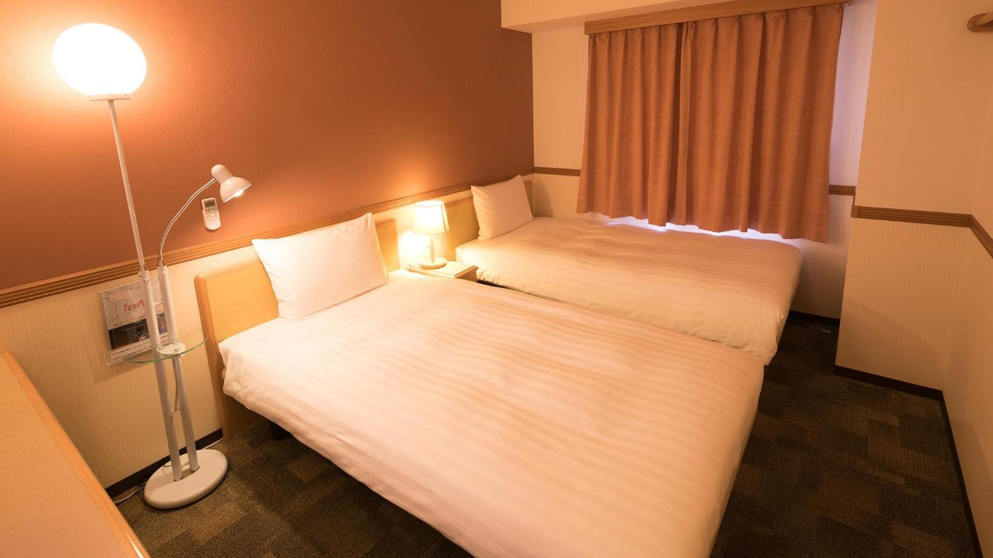 Toyoko Inn Fujisan Numazu Eki Kita Guchi No 2 Rum bild