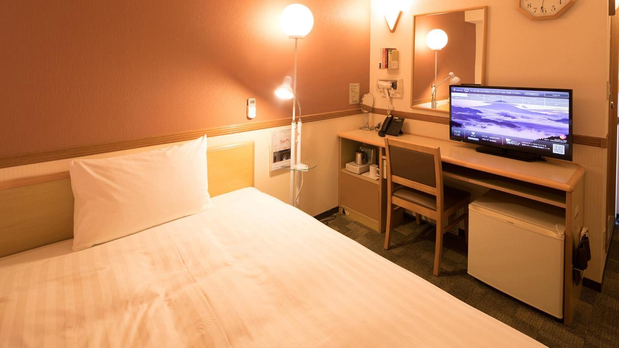 Toyoko Inn Fujisan Numazu Eki Kita Guchi No 2 Rum bild