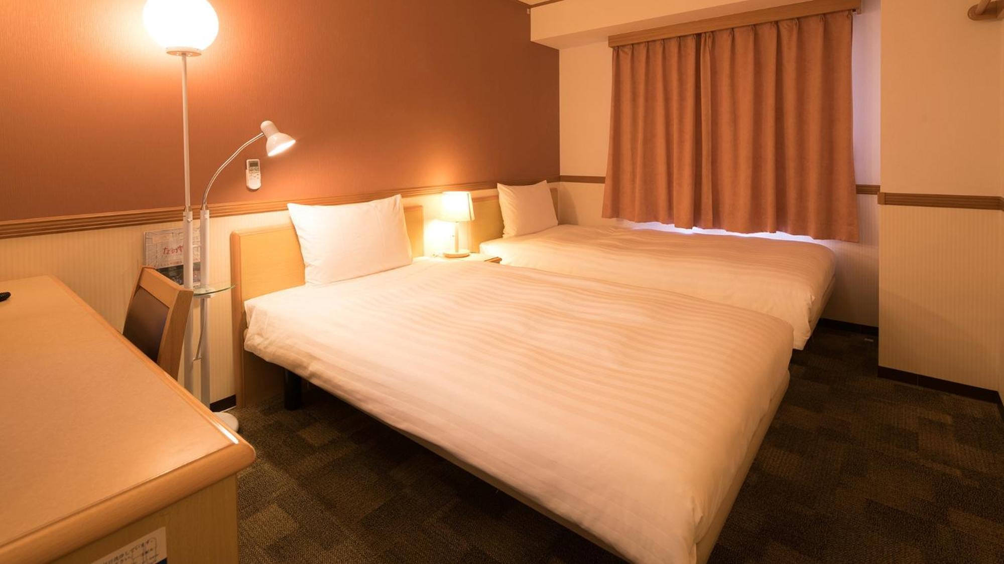 Toyoko Inn Fujisan Numazu Eki Kita Guchi No 2 Rum bild